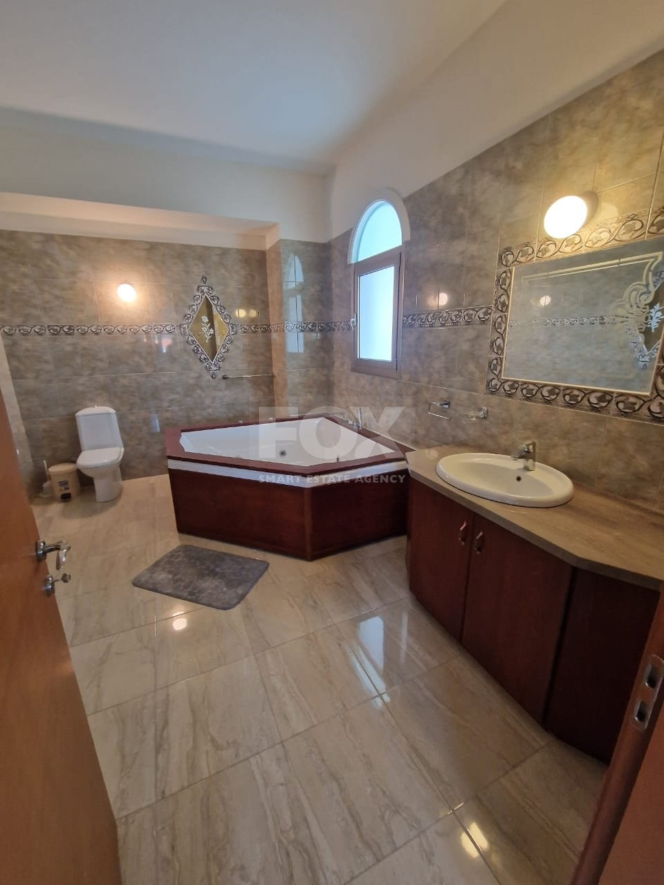 Five Bedroom House for rent In Asomatos