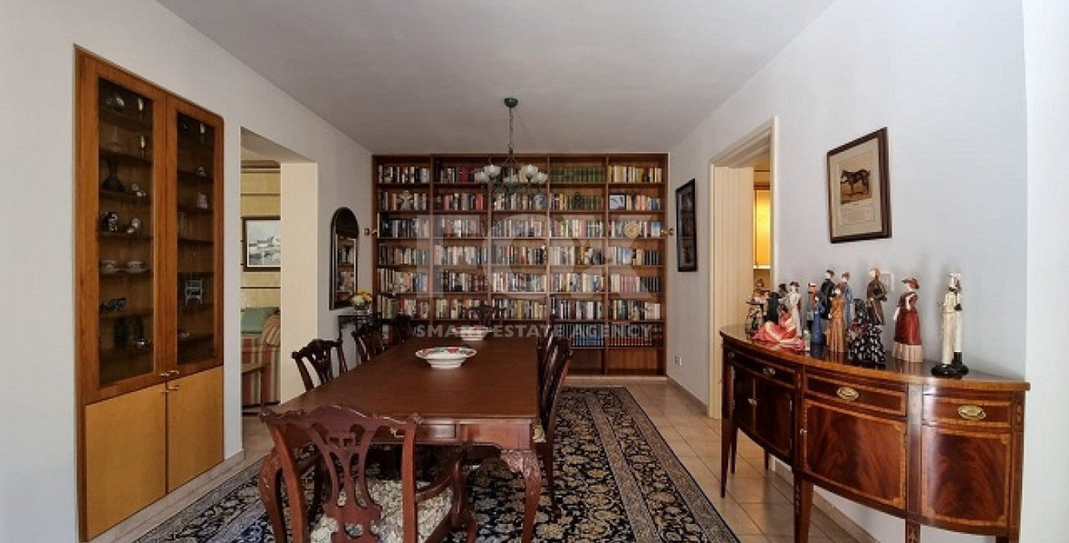 Do you wish to own this Superb Villa in Moniatis with a private road & big garden?