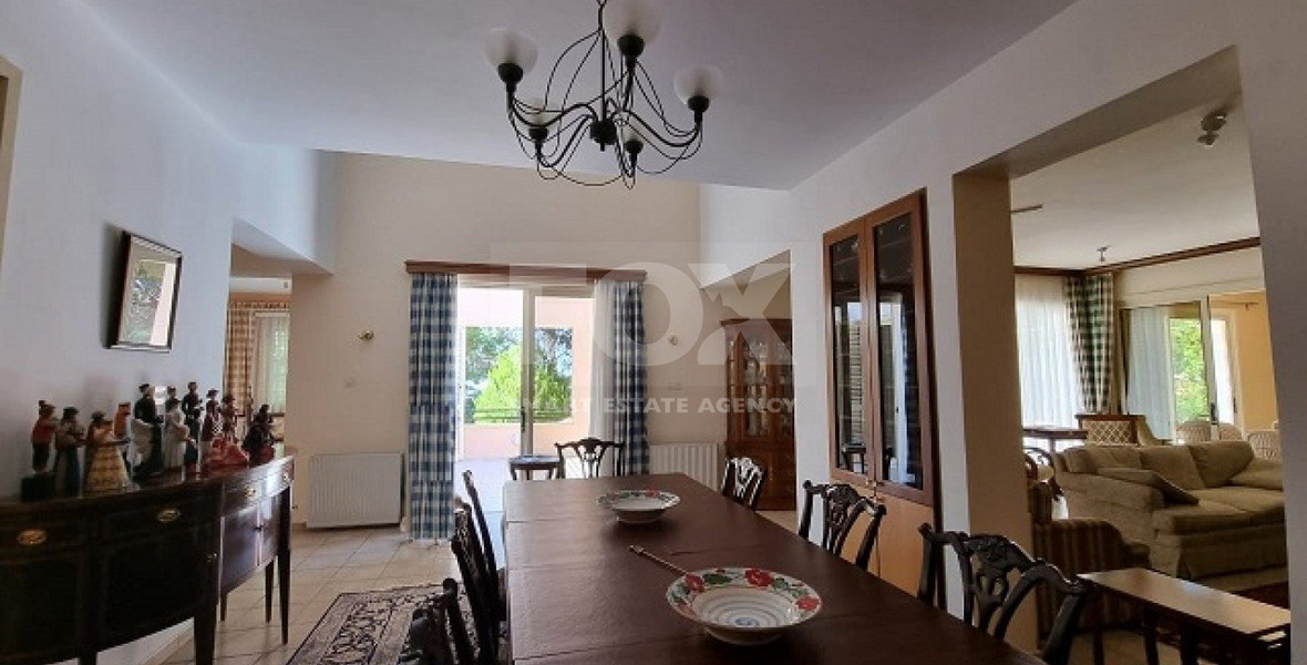 Do you wish to own this Superb Villa in Moniatis with a private road & big garden?