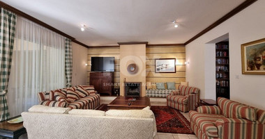 Do you wish to own this Superb Villa in Moniatis with a private road & big garden?