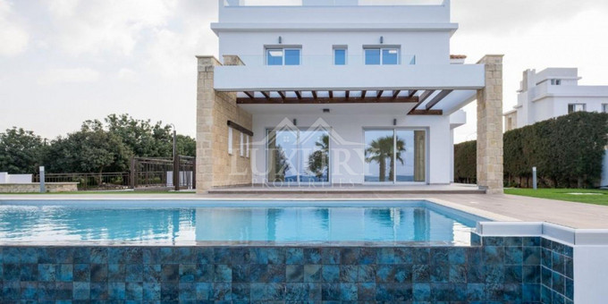 Three bedroom Luxury Villa in Latchi - Paphos