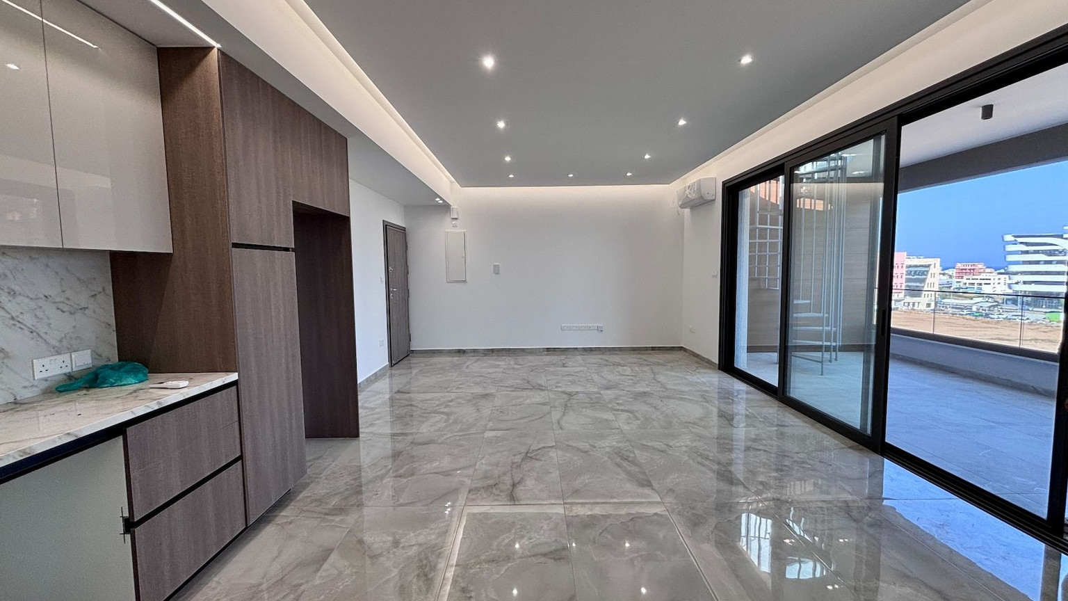 Modern Three Bedroom Penthouse Apartment in Limassol, Agios Athanasios