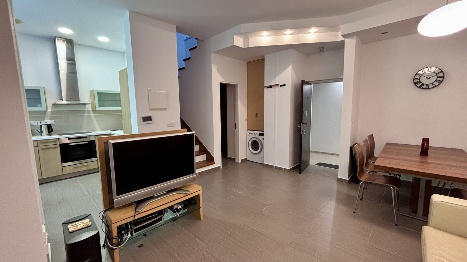 2 Bedroom Ground Floor Sea Front Apartment in Limassol, Germasogia
