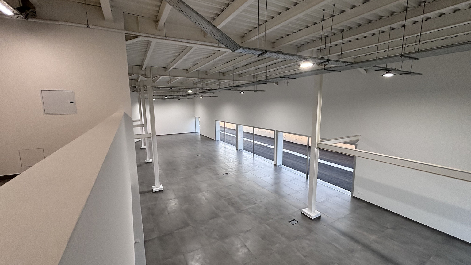 Modern Commercial Building on Large Plot Kato Polemidia