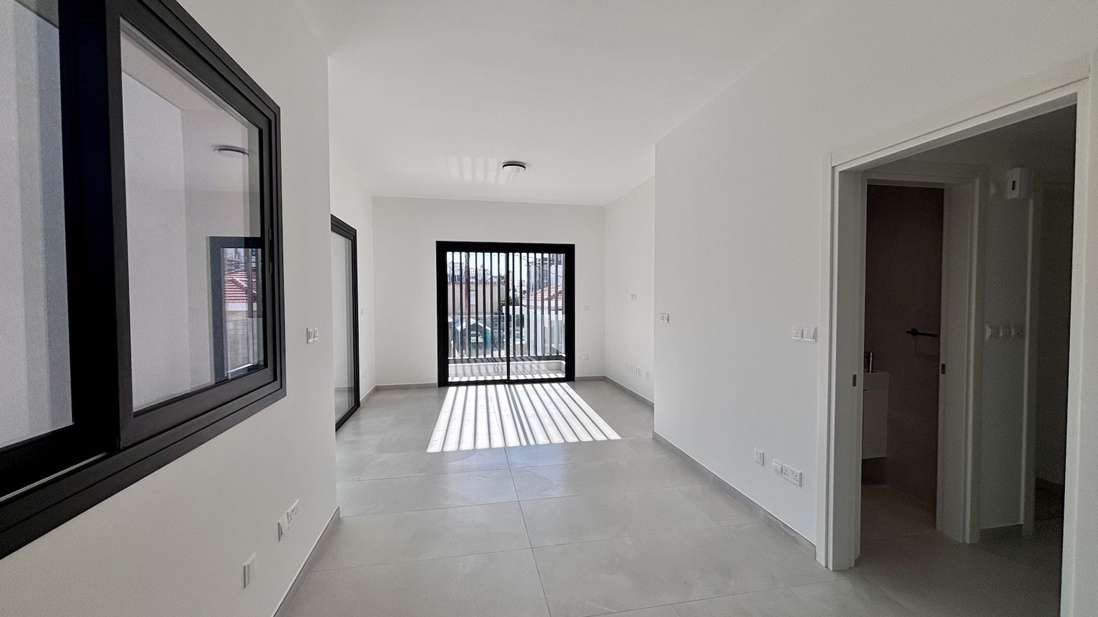 2 Bedroom Apartment for Sale in Katholiki