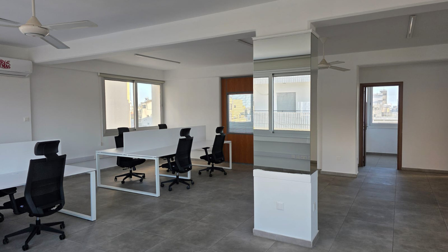 Newly Renovated 125 m² City-Centre Office with Roof-Garden Access