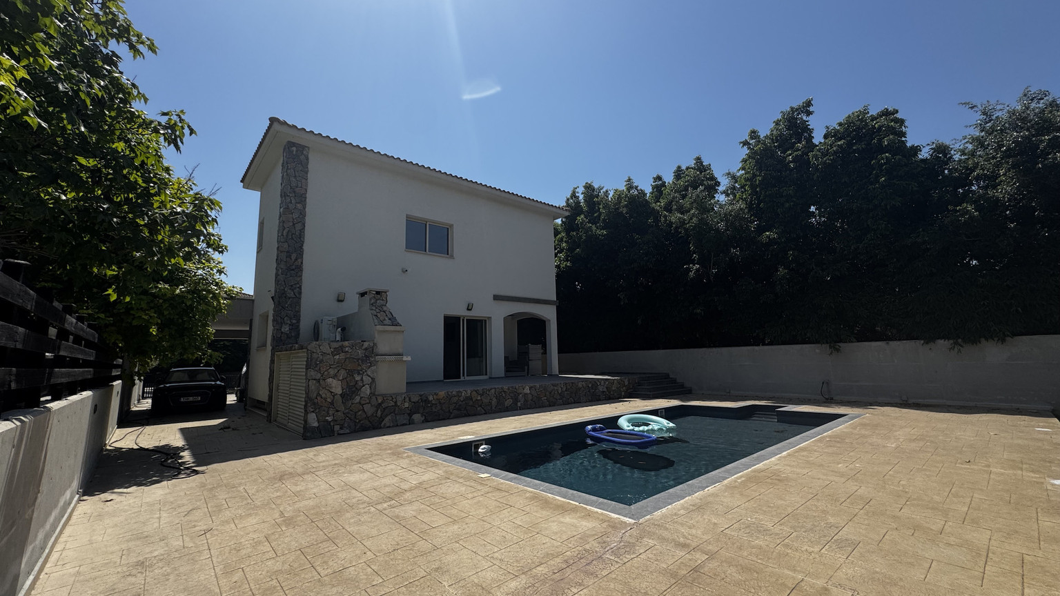 Six Bedroom Villa To Rent Limassol