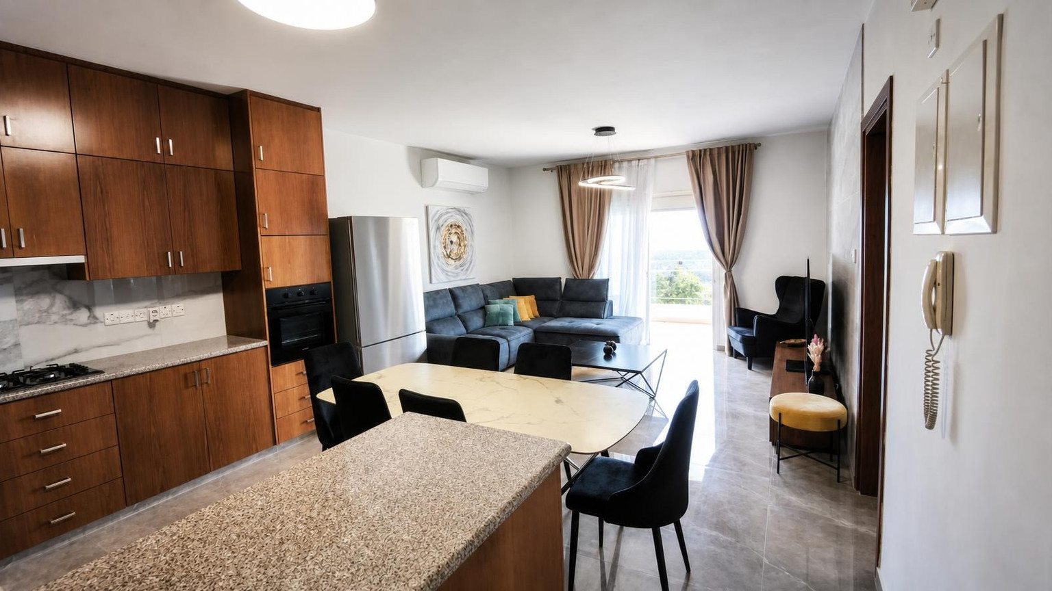 Modern 2-Bedroom Fully Furnished Apartment in Agios Athanosios