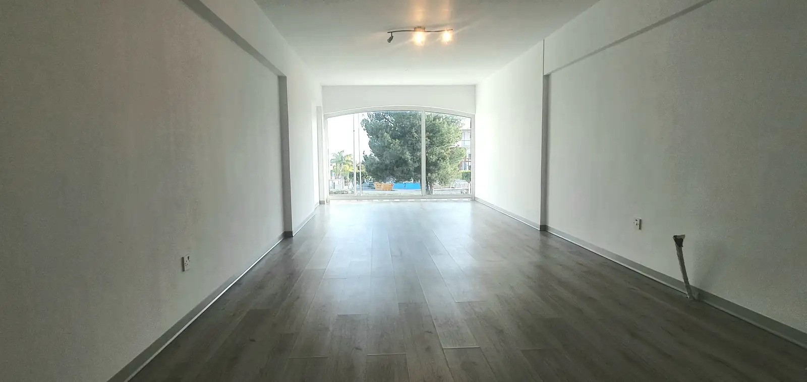 Modern 80 m² Office Space in Parekklisia Tourist Area