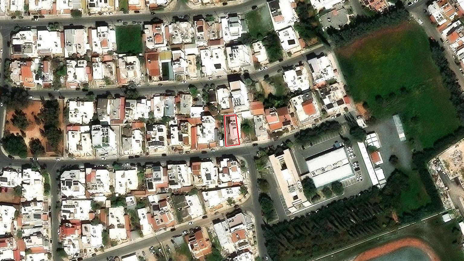 Residential Plot of 265 m² for Sale in Zakaki