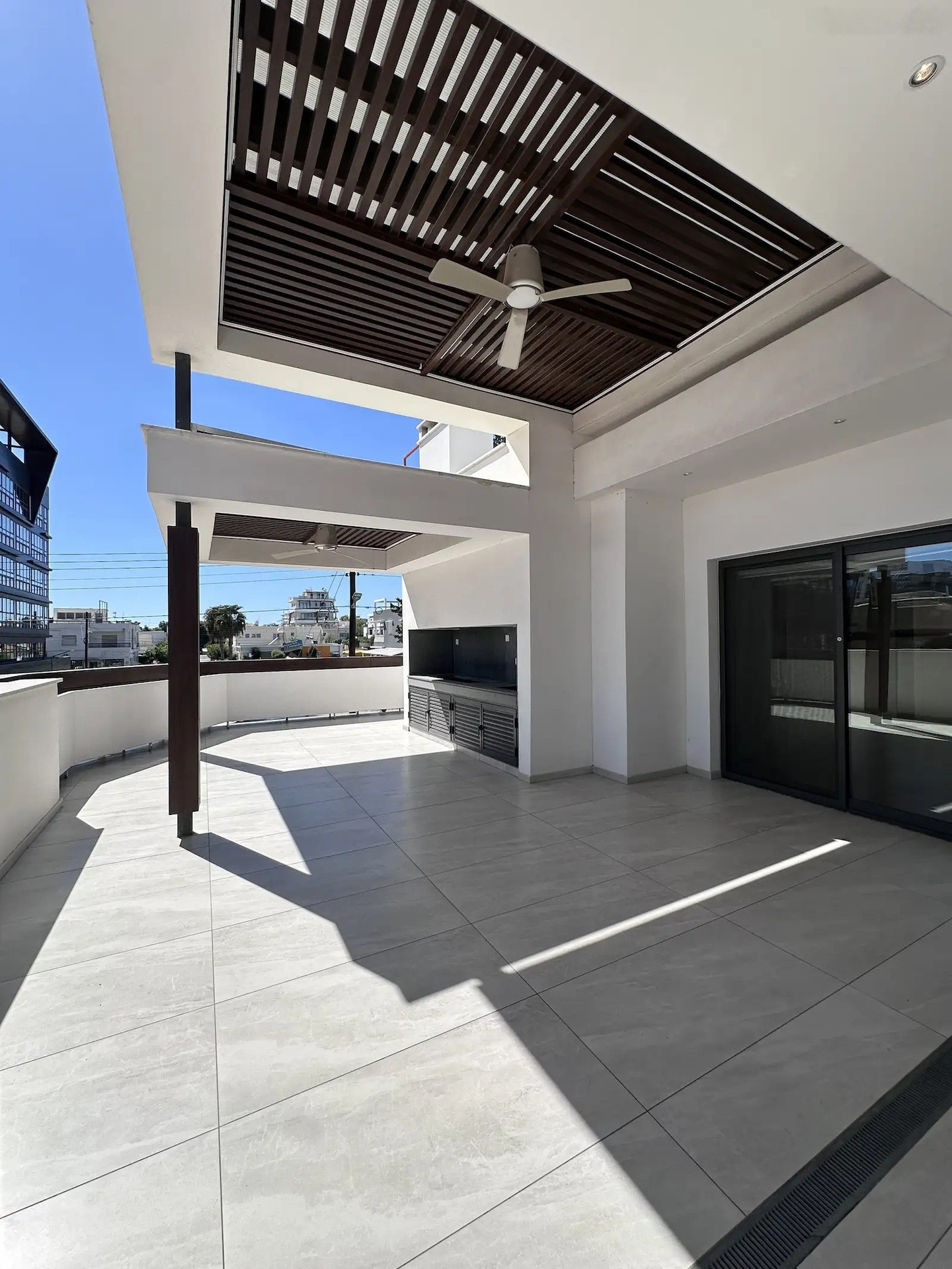 Elegant Fully-Furnished Penthouse in Katholiki