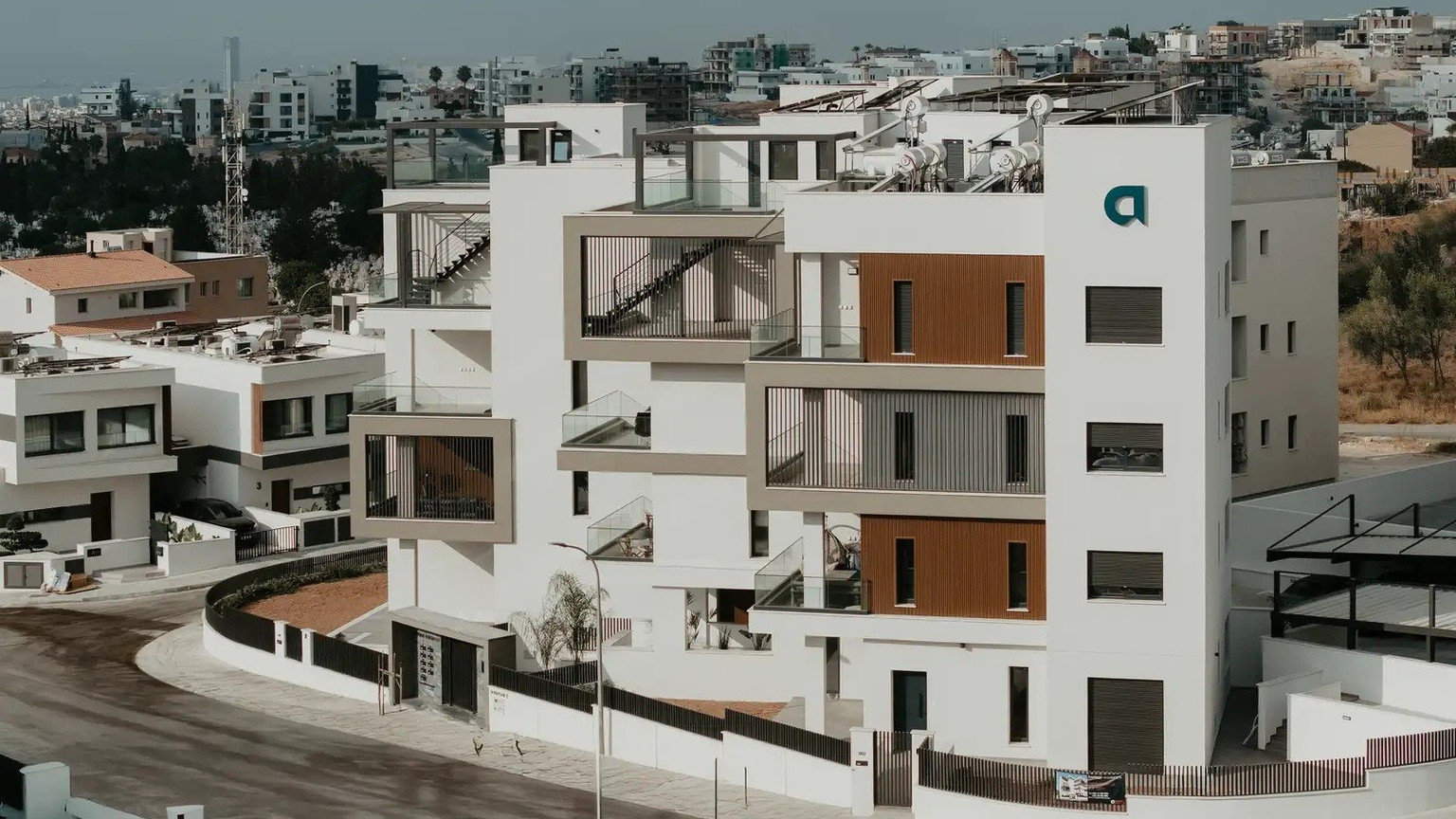 Modern 2-Bedroom Maisonette with Garden & Private Parking in Germasogeia