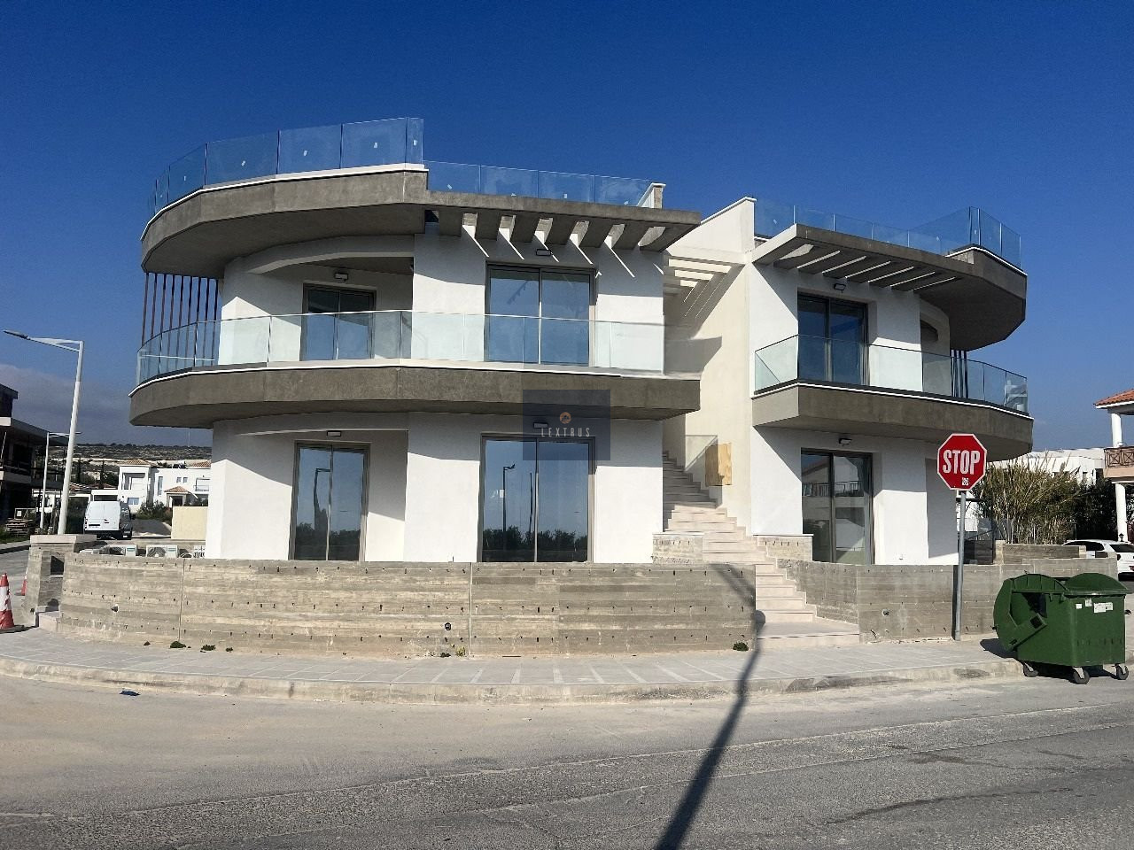 Amazing 3 Bedroom Top Floor Apartment in Geroskipou Paphos (10230)
