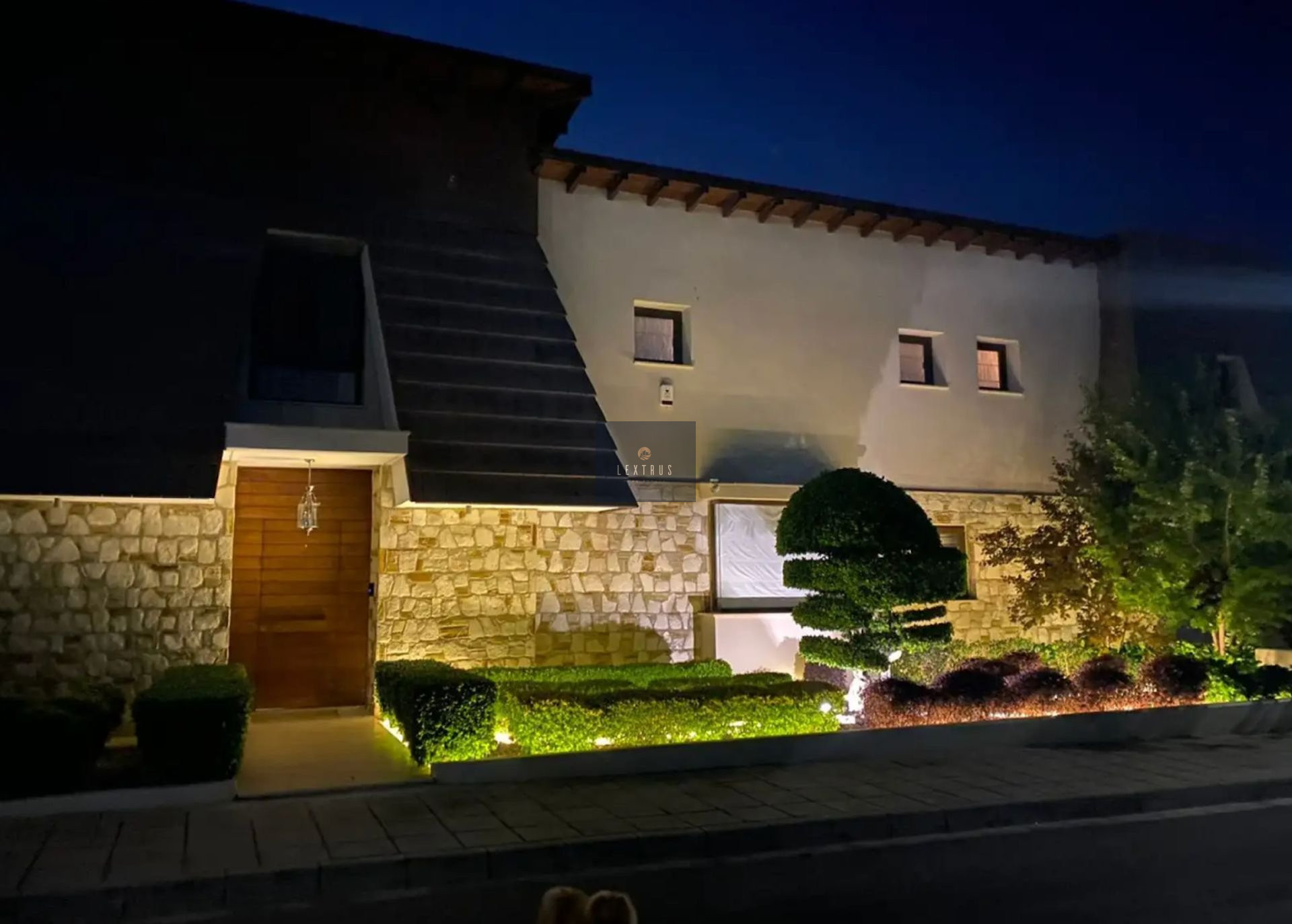 Exquisite 4-Bedroom Luxury Villa for Sale in Larnaca 11945