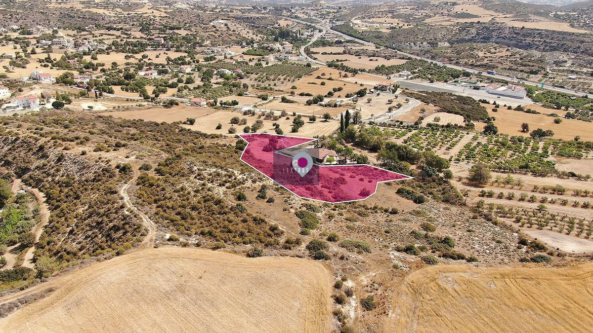 Residential field in Choirokoitia, Larnaca 13559
