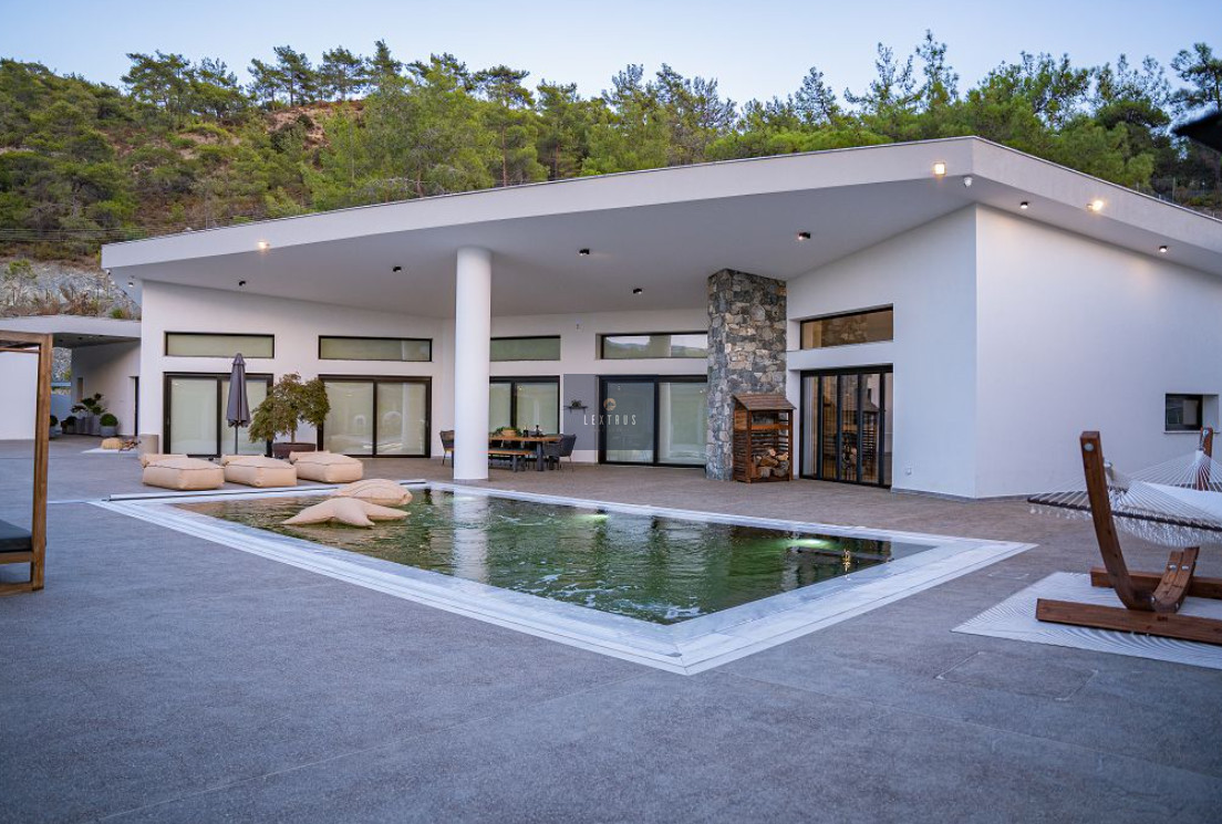 LUXURY 6 BEDROOM VILLA IN LOUVARAS, LIMASSOL — for rent in Louvaras, Limassol, Cyprus