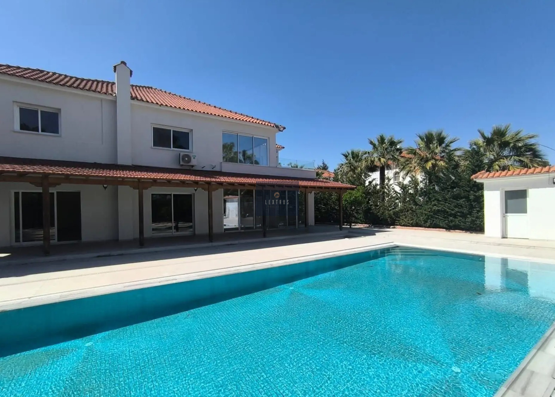🏖️ Luxurious Five-Bedroom Villa Just 100m from the Beach Perivolia, Larnaca