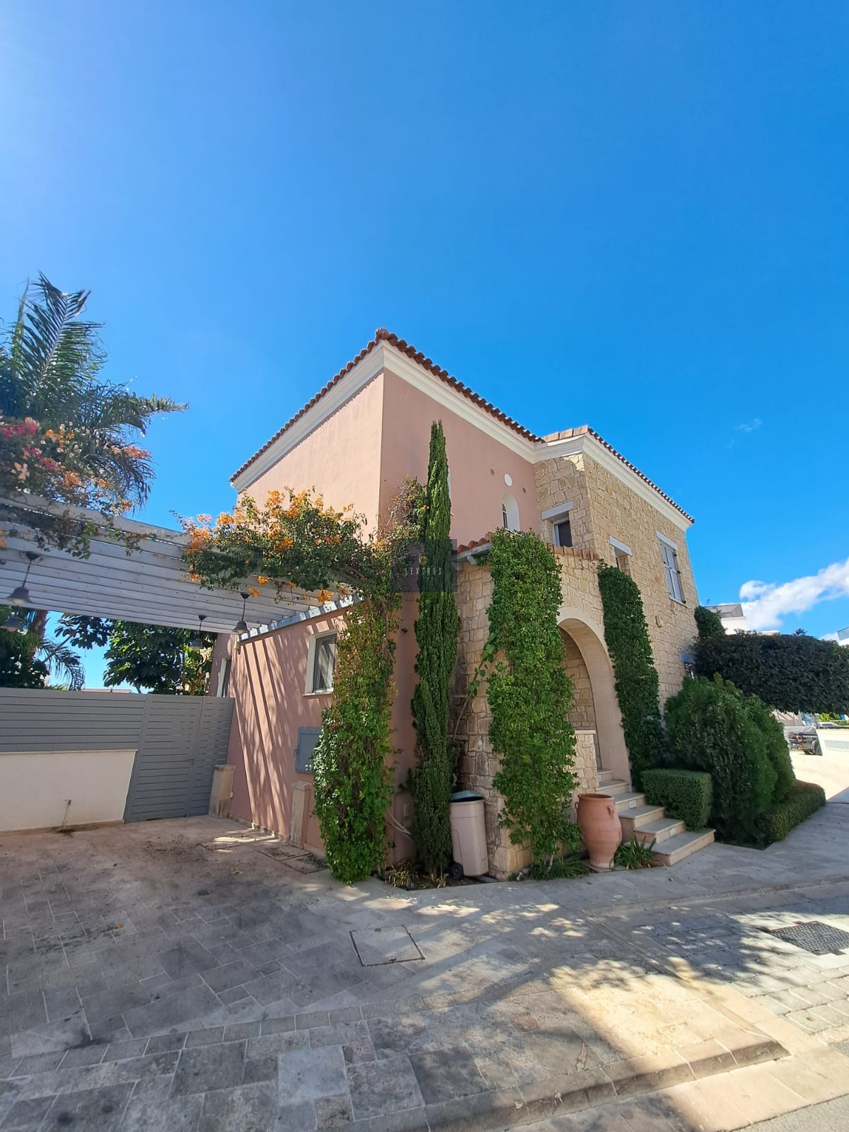 Exclusive 5-Bedroom Waterfront Villa on a Private Island — for rent in Limassol Marina, Limassol, Cyprus