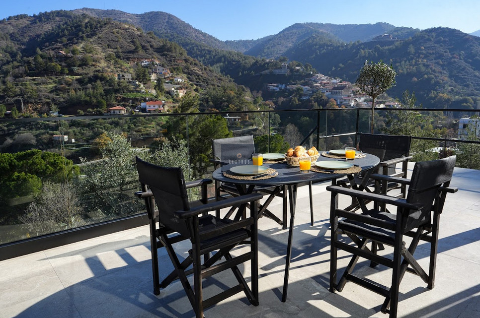 5-bedroom House in Kalopanagiotis, Nicosia