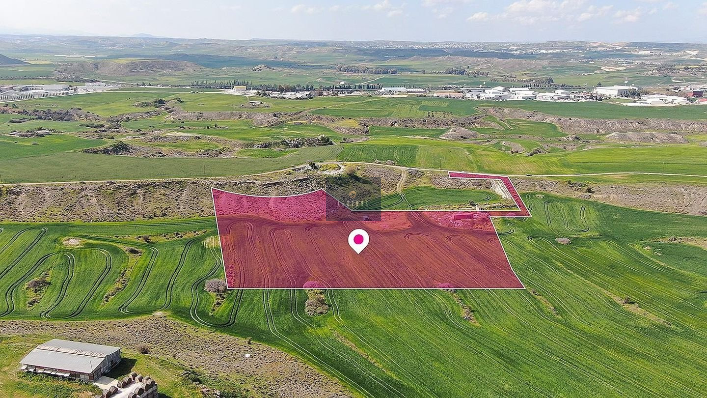 Agricultural field, Nisou