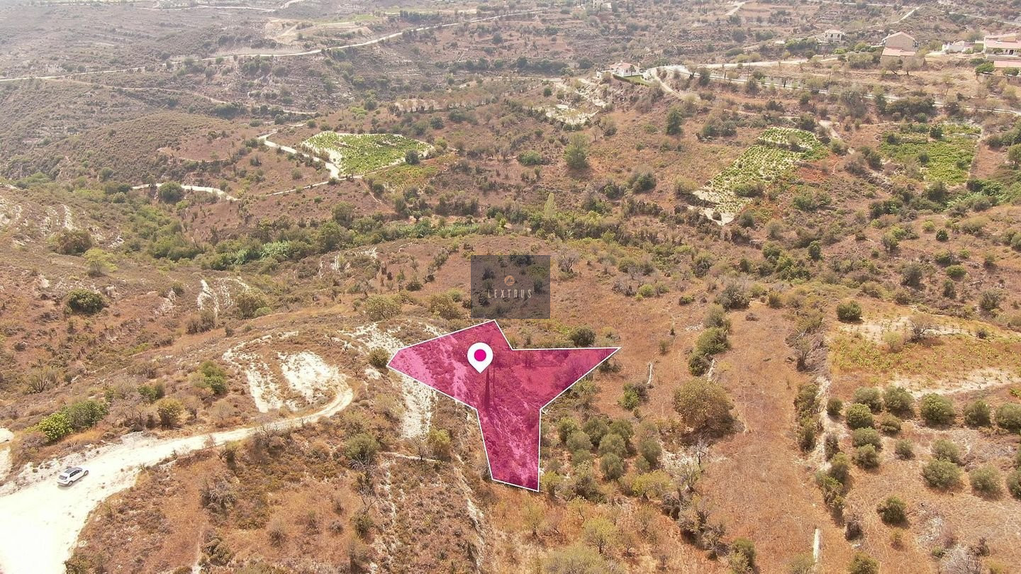 Residential field in Vouni, Limassol