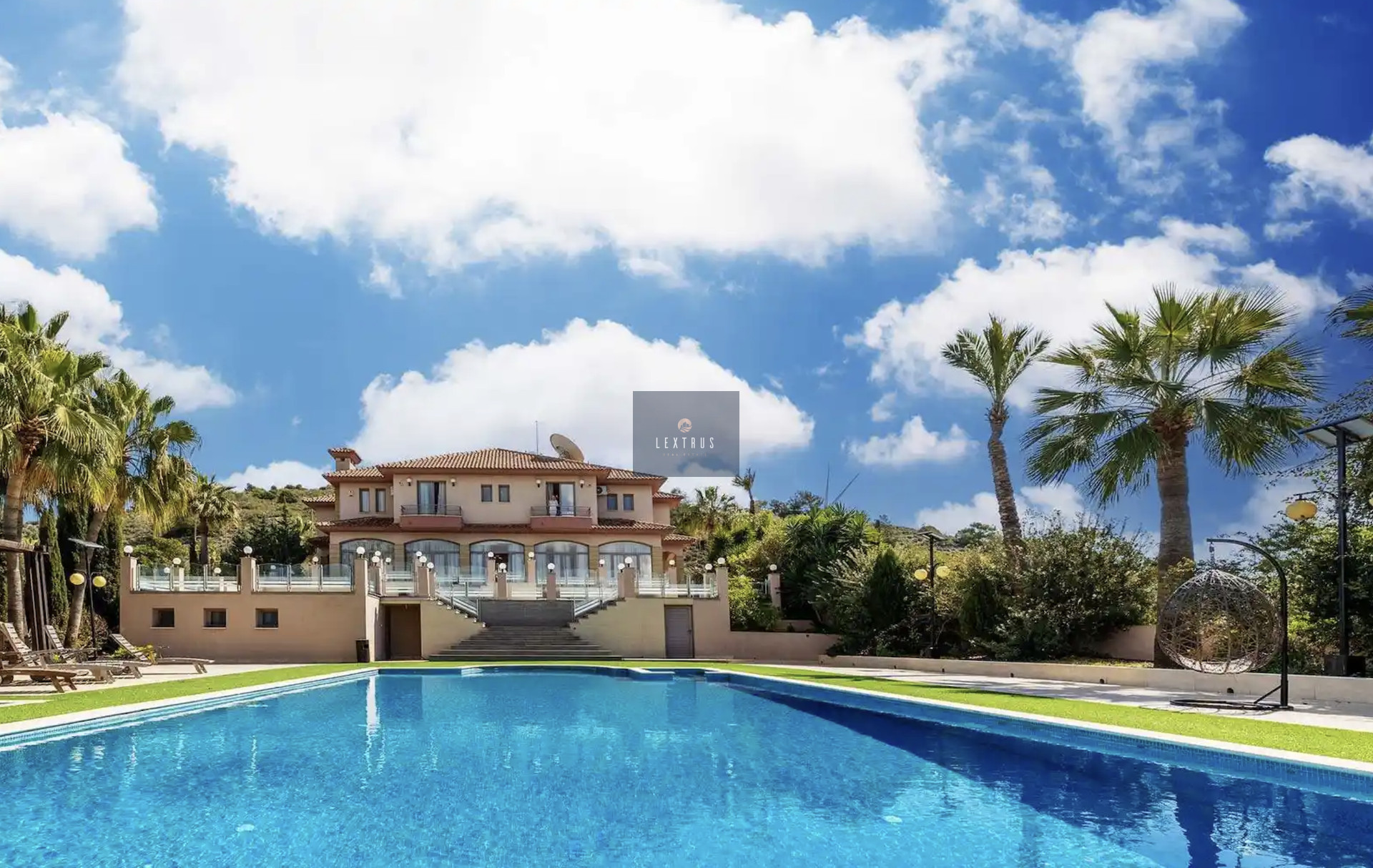Luxury 8-Bedroom Villa with Tennis Court & Pool