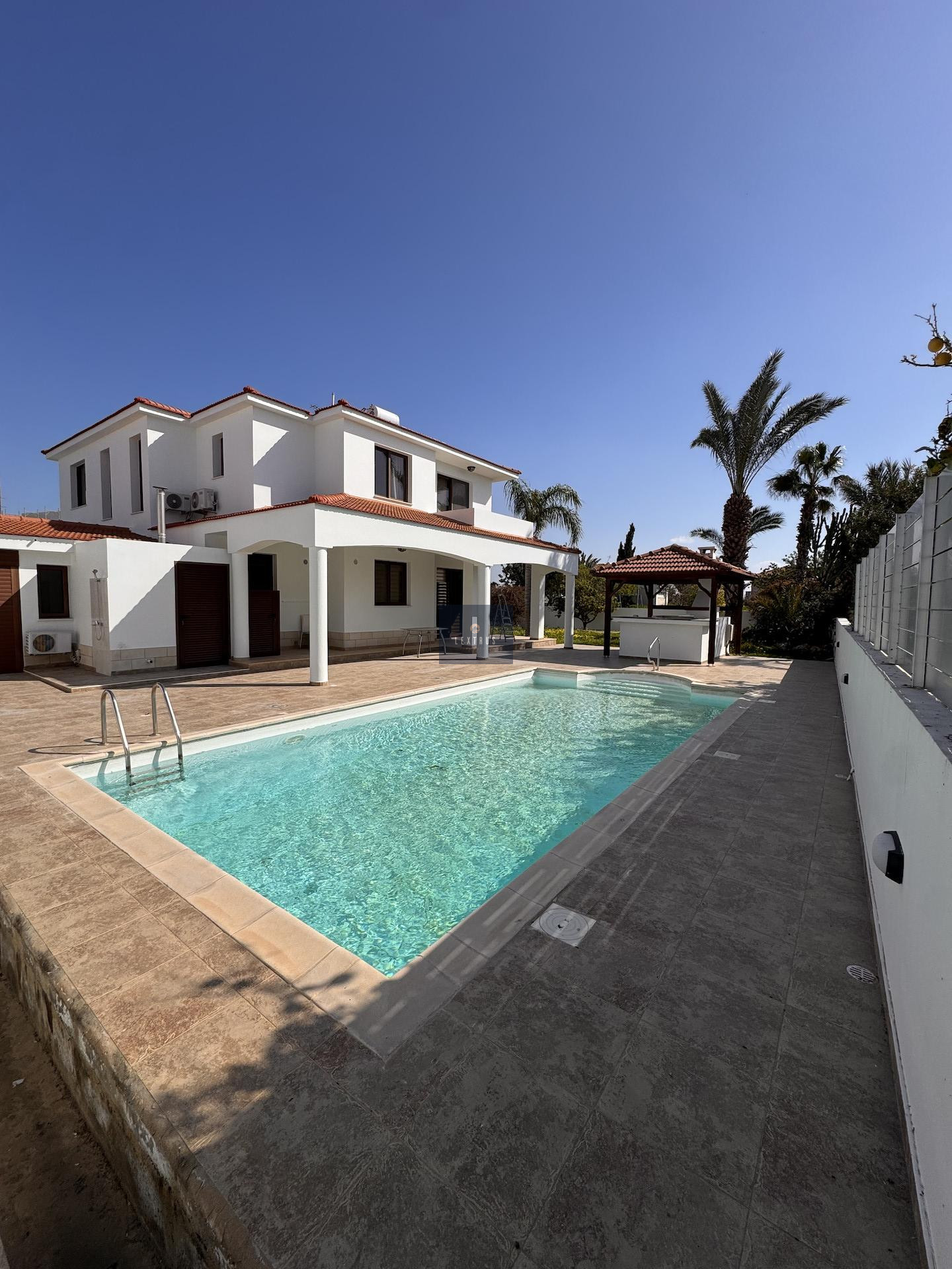 Prestigious 5-Bedroom Luxury Villa in Oroklini Tourist Area 17086