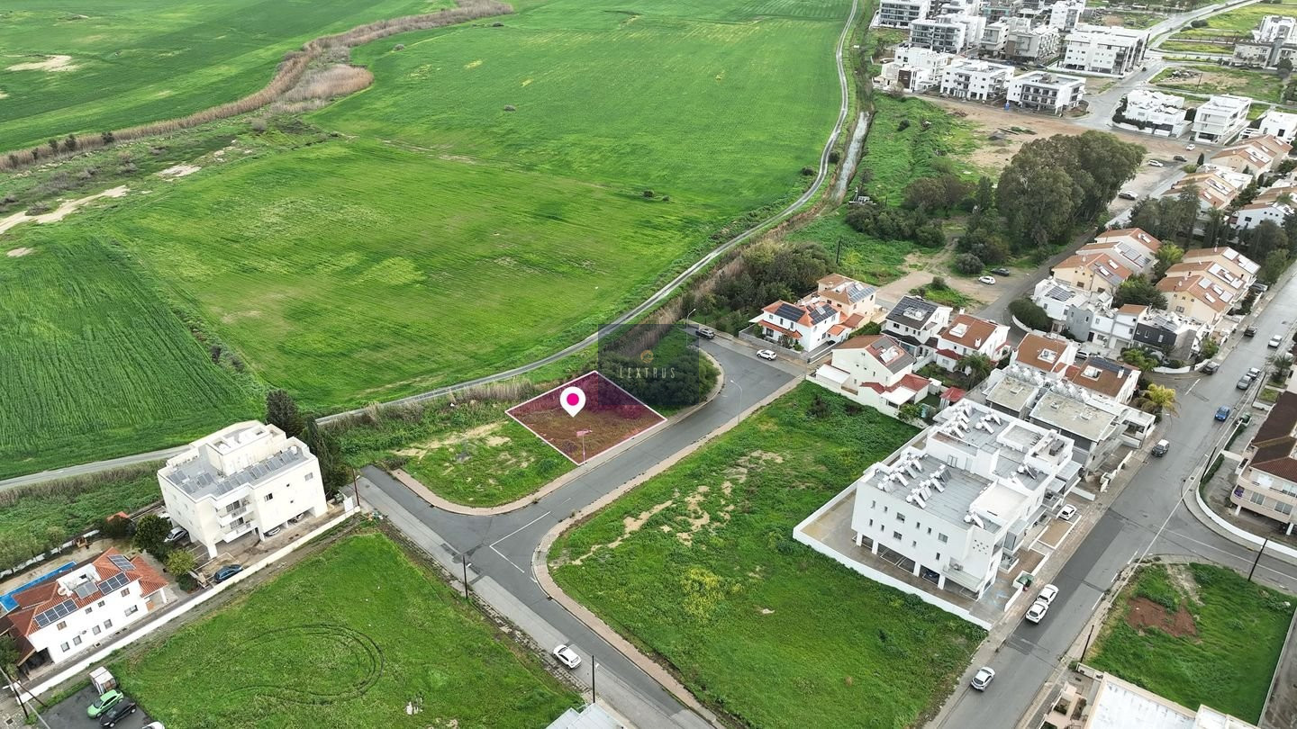 Building Plot in ,