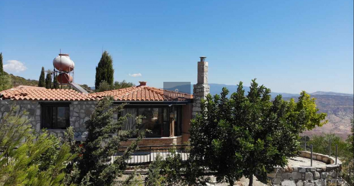 Spacious Traditional Bungalow of 2 Bedrooms in the Countryside, Near Galataria
