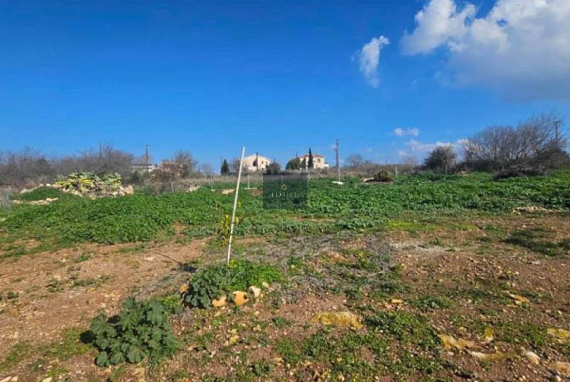 Bungalow with Stone Finishes and Large Plot in Peaceful Ineia