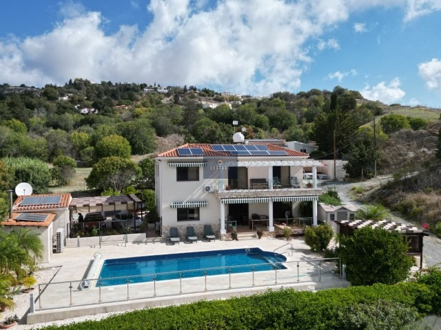 Luxury 4-Bedroom Villa with Annexe for Sale in Armou, Paphos