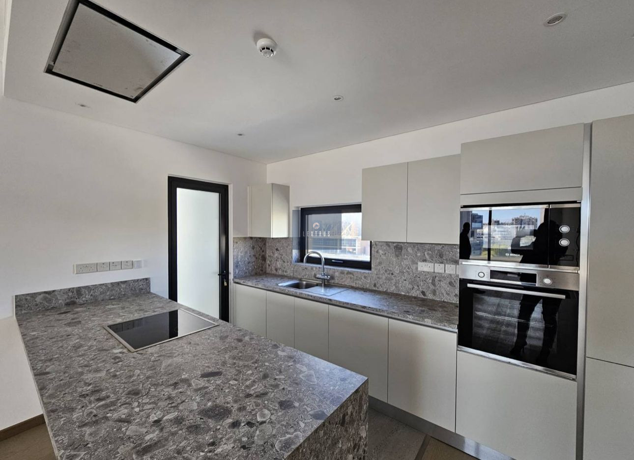 Modern apartment in Neapolis, Limassol
