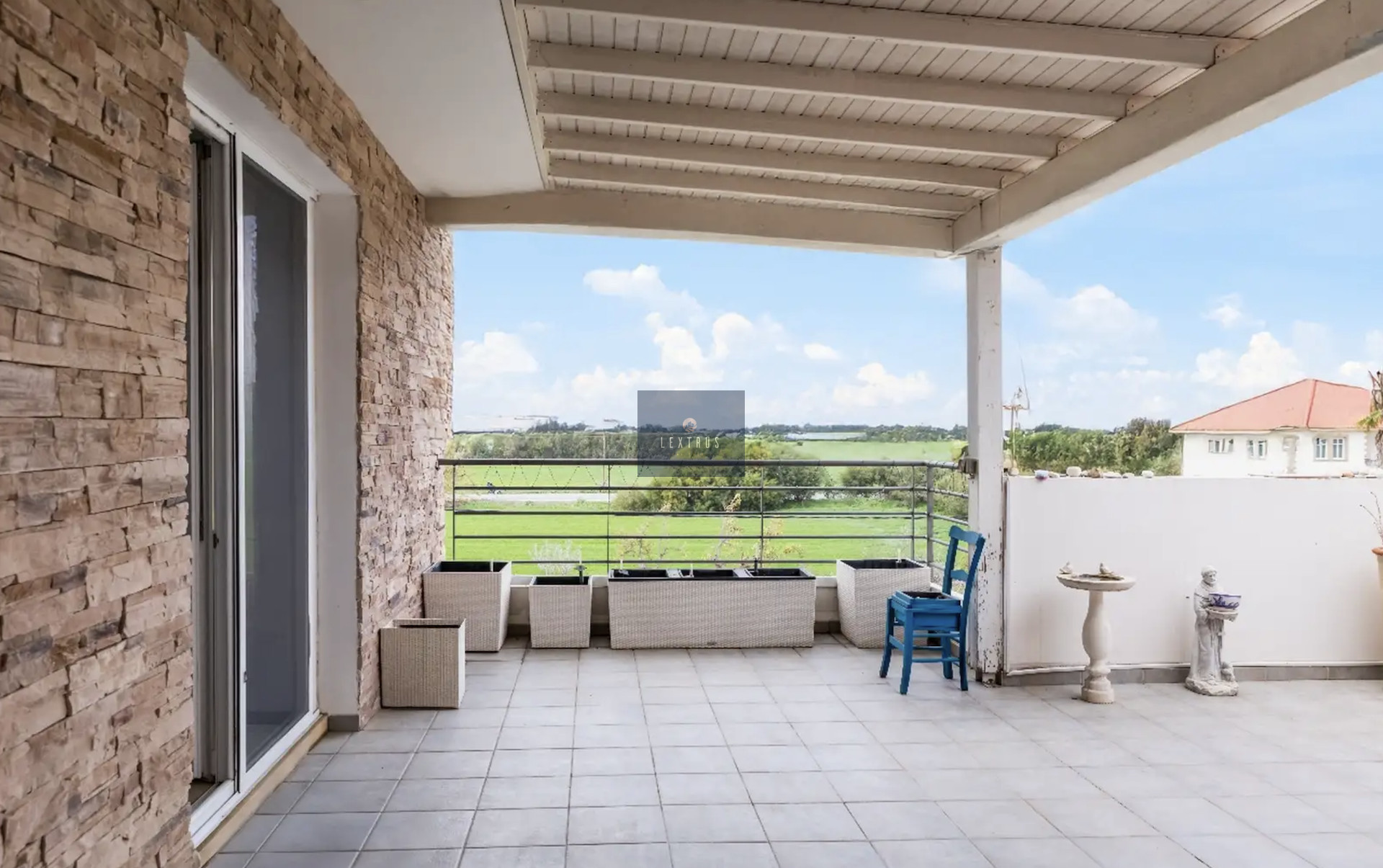 Spacious 2-Bedroom Penthouse with Large Veranda in Kiti