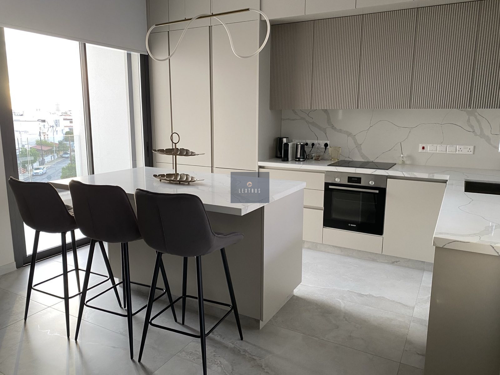 Modern Penthouse in Central Mesa Geitonia — for rent in Mesa Geitonia, Limassol, Cyprus