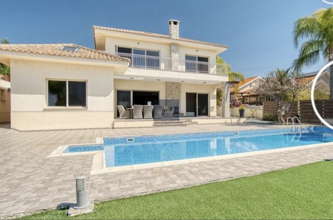 Spacious Furnished Paramali Villa with Pool