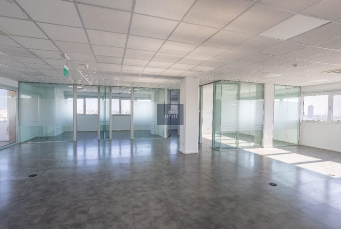 PRIME OFFICE 500 m² HIGH-VISIBILITY LOCATION IN OMONIA, LIMASSOL 17888