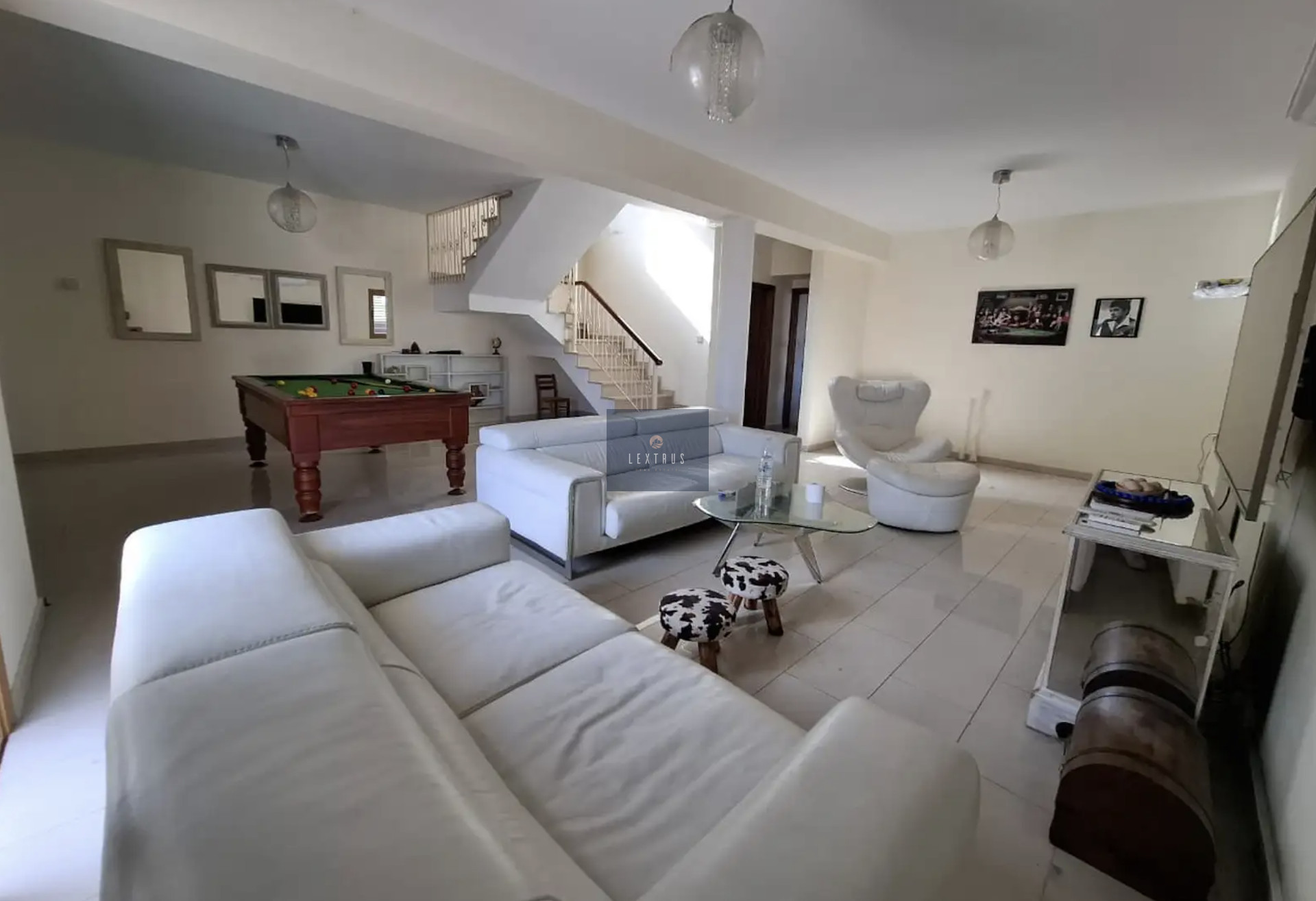 Spacious 4-Bedroom Villa in Oroklini