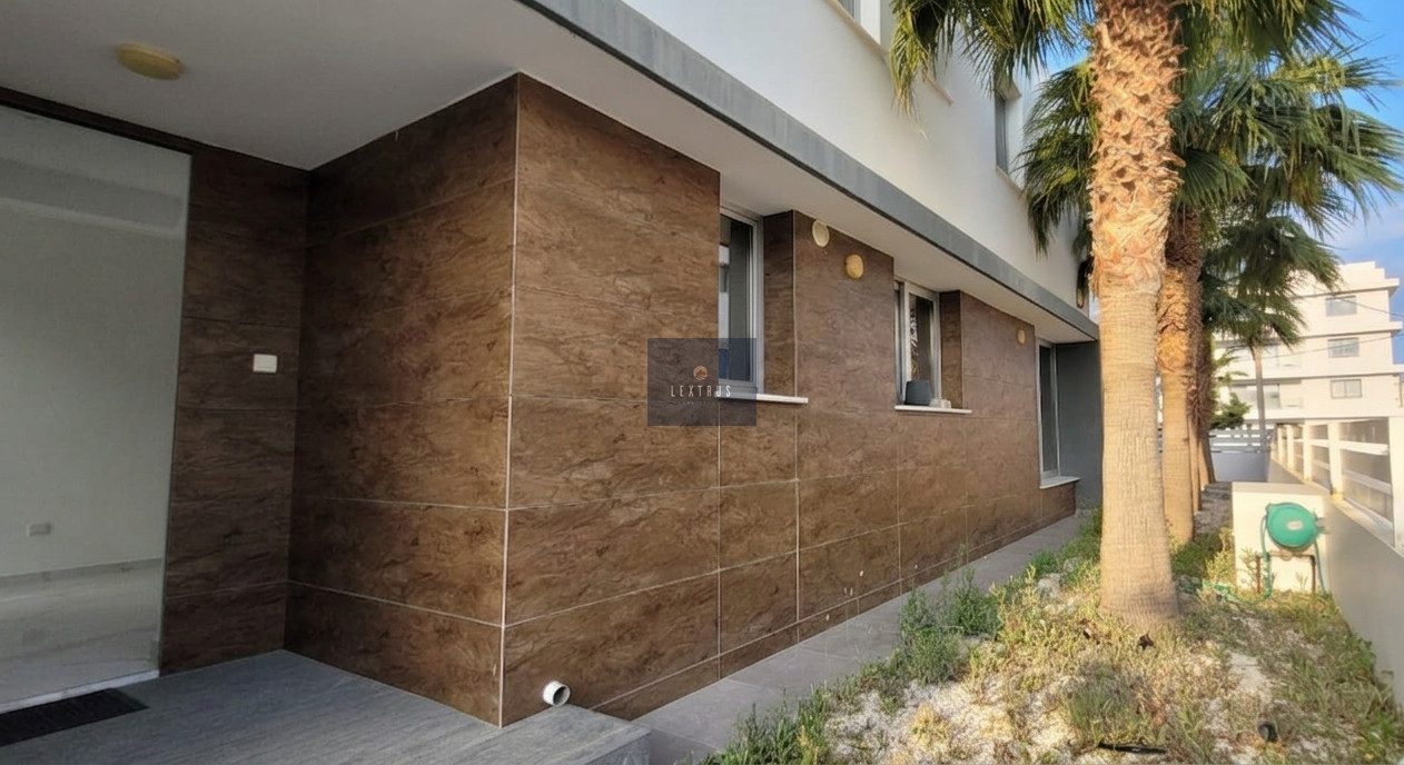 Detached Villa with Pool in Peaceful Oroklini Neighborhood