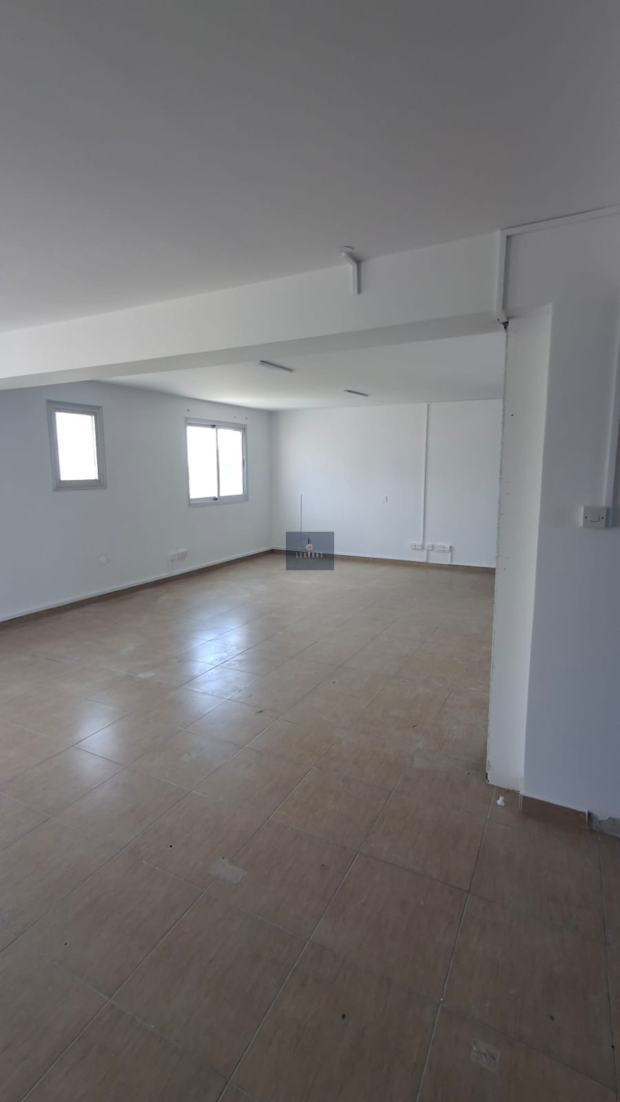 MODERN COMMERCIAL SPACE FOR RENT IN ARADIPPOU, LARNACA 18095