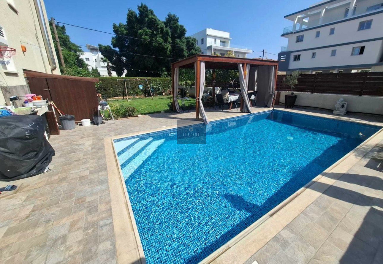Resale 5-Bedroom Corner House with Pool & Photovoltaics in Aradippou