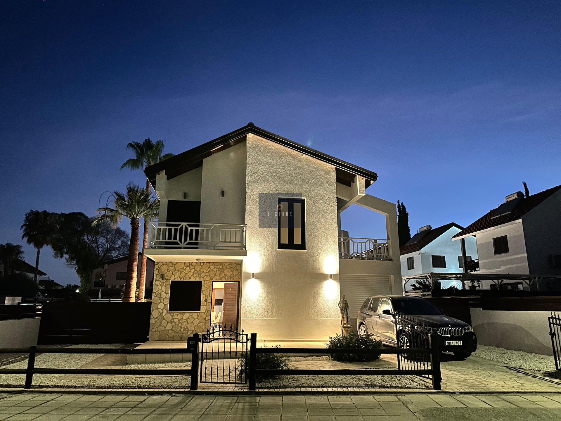 MODERN 3 BEDROOM HOUSE WITH POOL NEAR THE SEA 14112