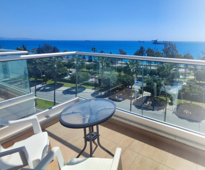 Furnished 3-Bedroom Apartment Molos Seafront, Limassol 18301
