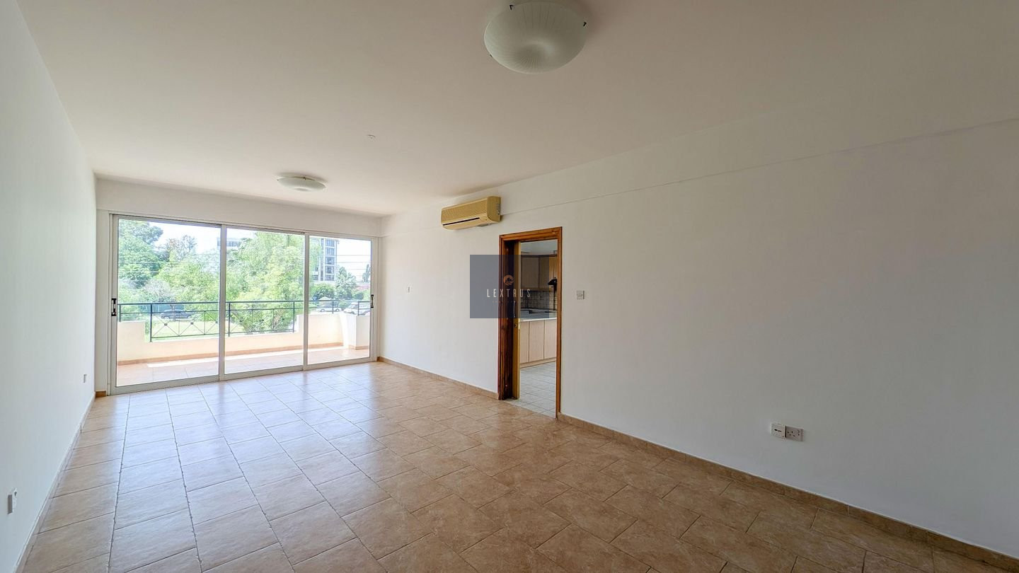 Three-bedroom apartment in Chrysopolitissa, Larnaca