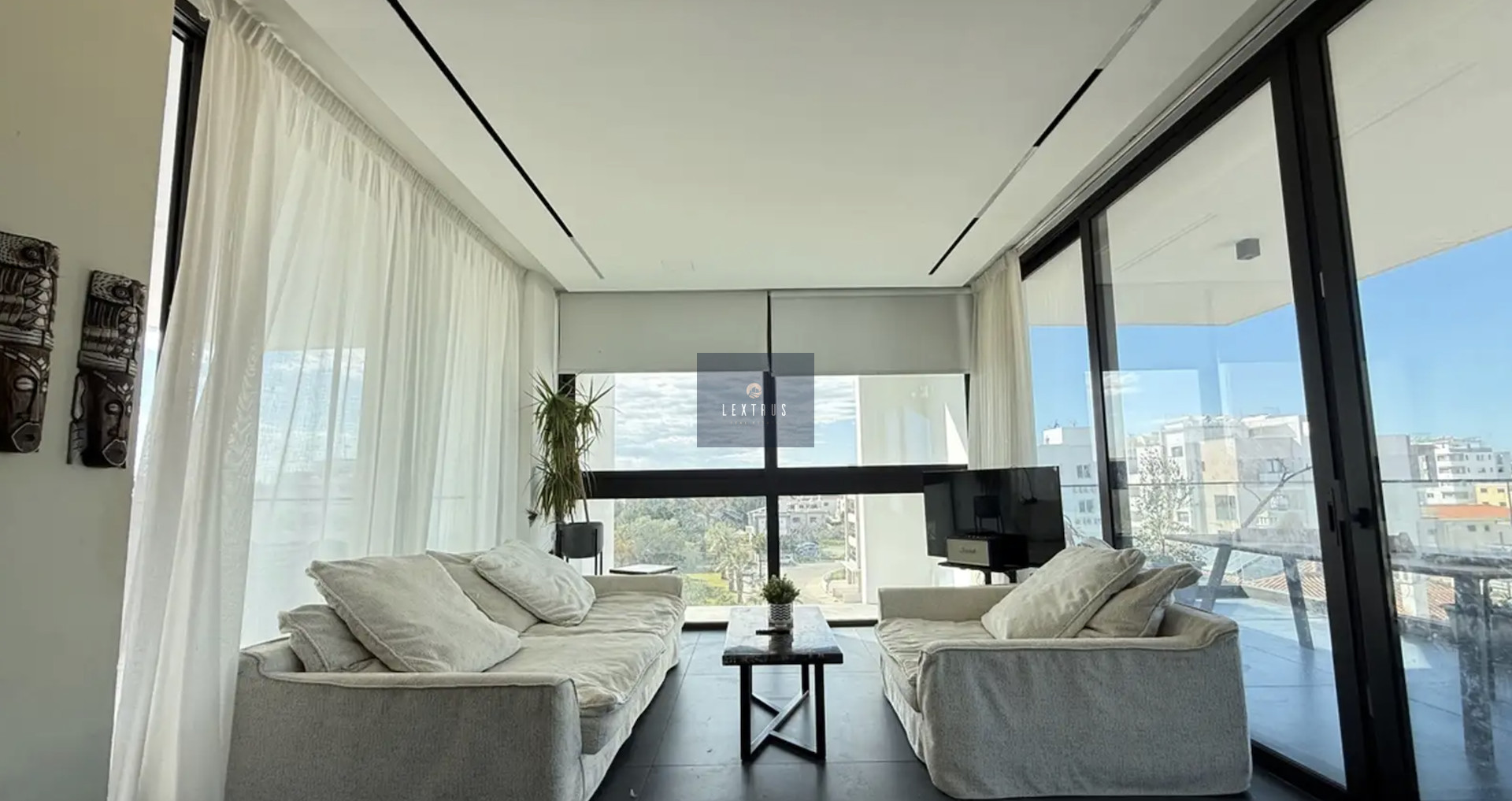 Luxury 2-Bedroom Penthouse with Private Roof Garden & Jacuzzi 18722