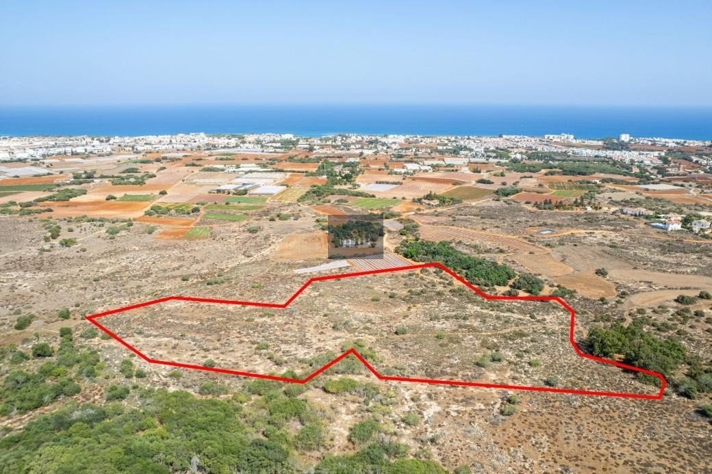 Shared agricultural field in Paralimni, Famagusta
