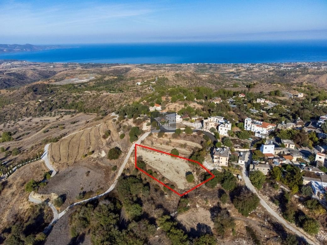 Residential field in Kynousa, Paphos