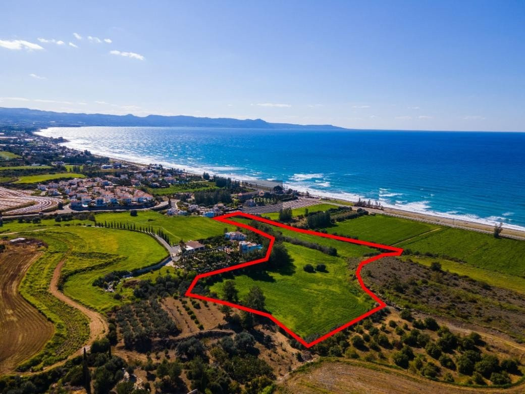Shared touristic field in Argaka, Paphos