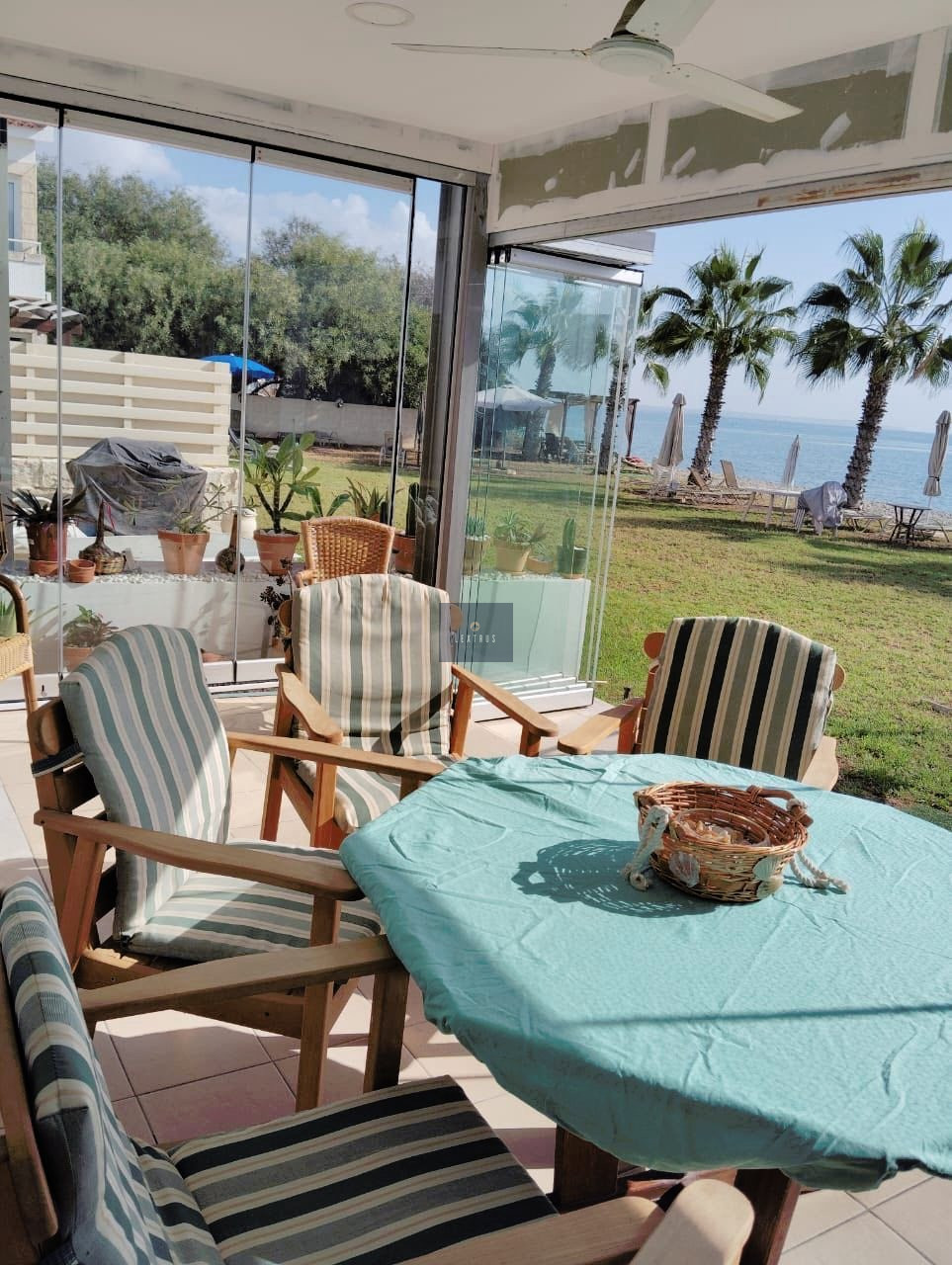 Charming Beachside Apartment with Spectacular in Oroklini Larnaca 6389