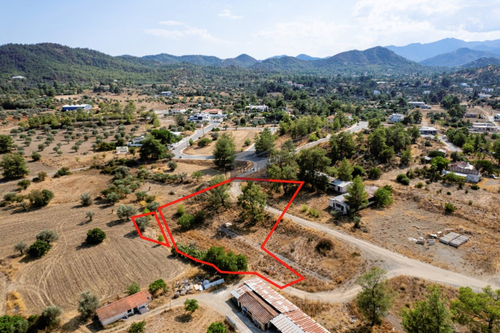 Residential field in Lythrodontas, Nicosia