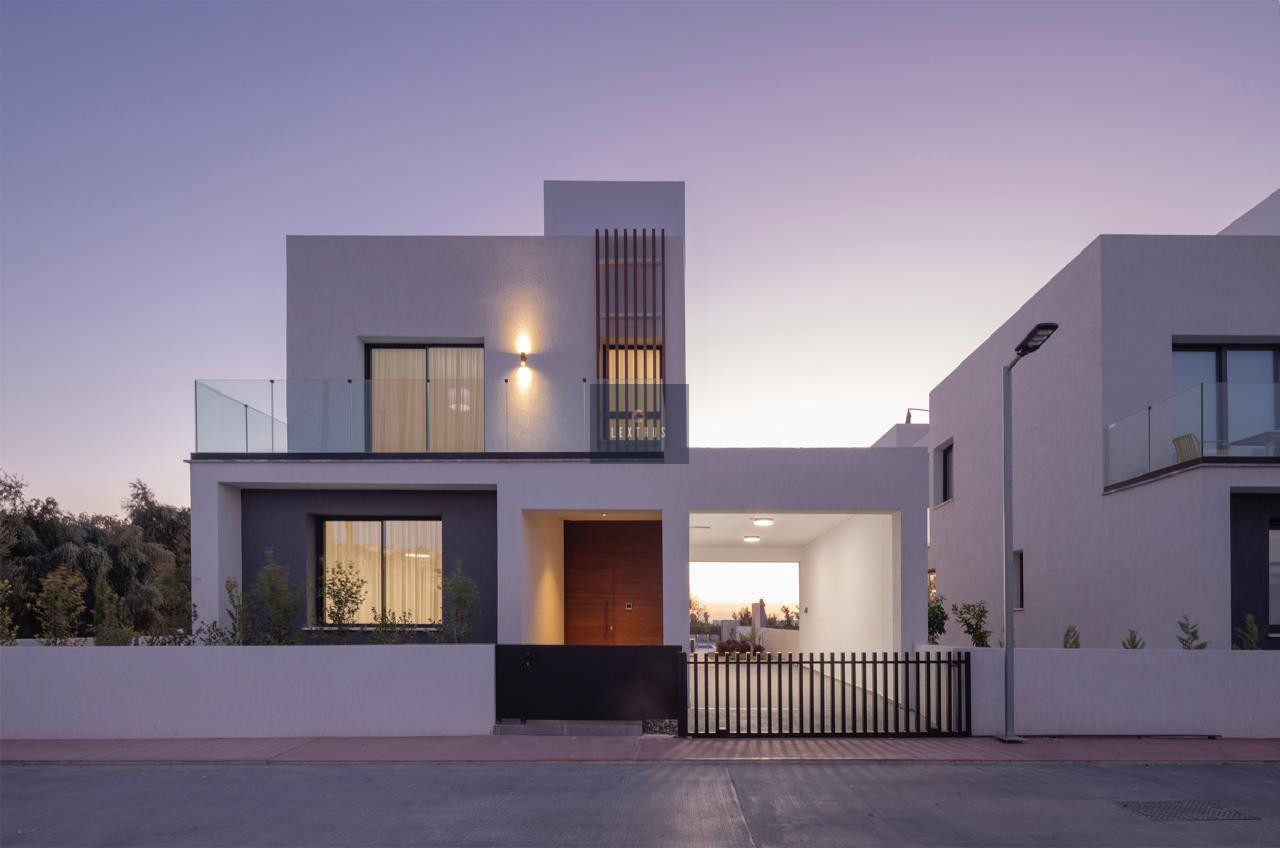LUXURIOUS 4 BEDROOM VILLA IN PAPHOS 8805